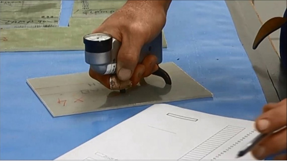 ASTM D2583用巴科尔压痕器测定硬质塑料压痕硬度