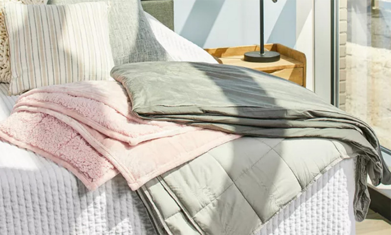 ISO 12952-1:2010纺织品-床上用品的阻燃性能-香烟测试